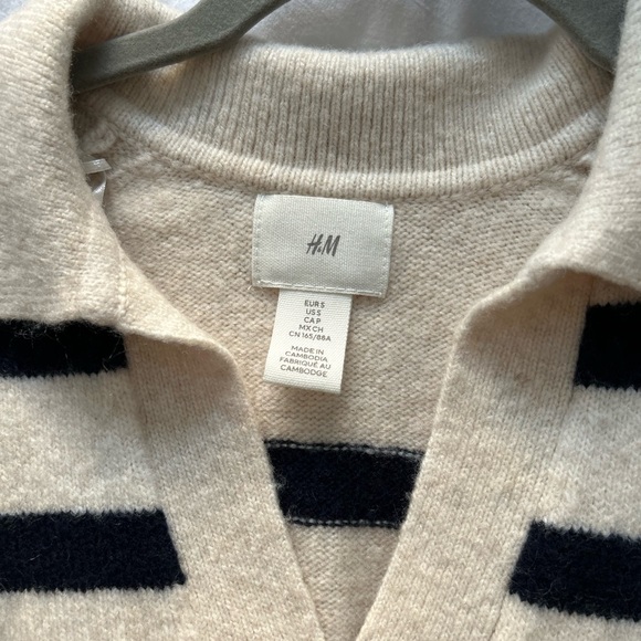 H&M Collared striped sweater - Picture 2 of 4